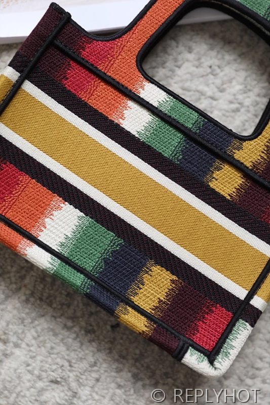 디올 북 토트 백 / 미니 / 컬러풀 스트라이프 [매장가420만원대]