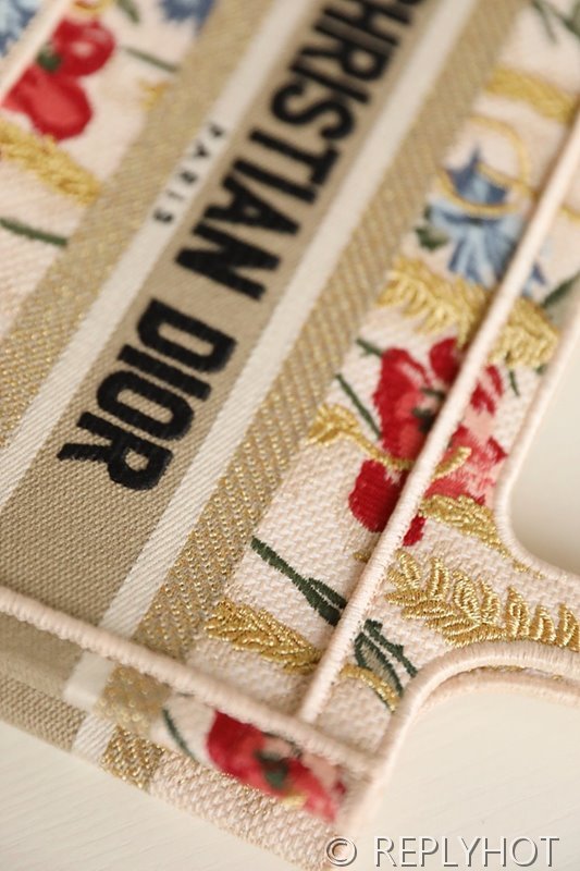 디올 북 토트 백 / 미니 / 베이지 히비스커스 캔버스 [매장가420만원대]