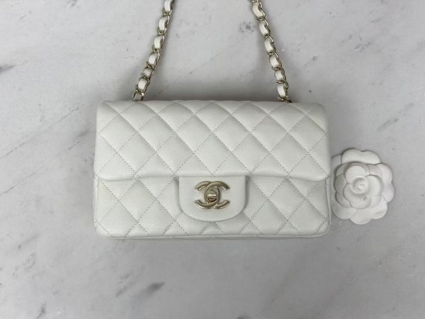 CHANEL Classic Flap Mini – Pure White’ (20cm)