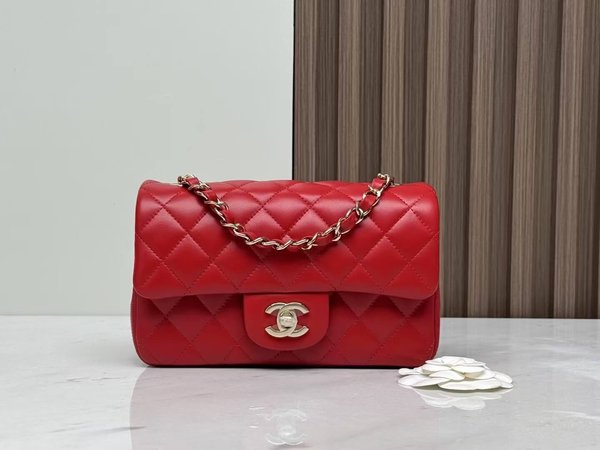 CHANEL Classic Flap Bag – Bold Red(20cm)