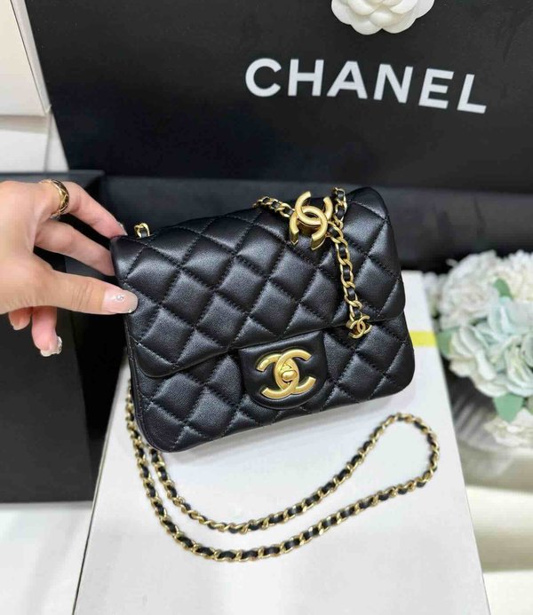 Chanel 25B Double CC Adjustable Buckle Bag Lambskin GHW 18cm