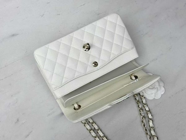 CHANEL Classic Flap Small – Pure White’ (23cm)