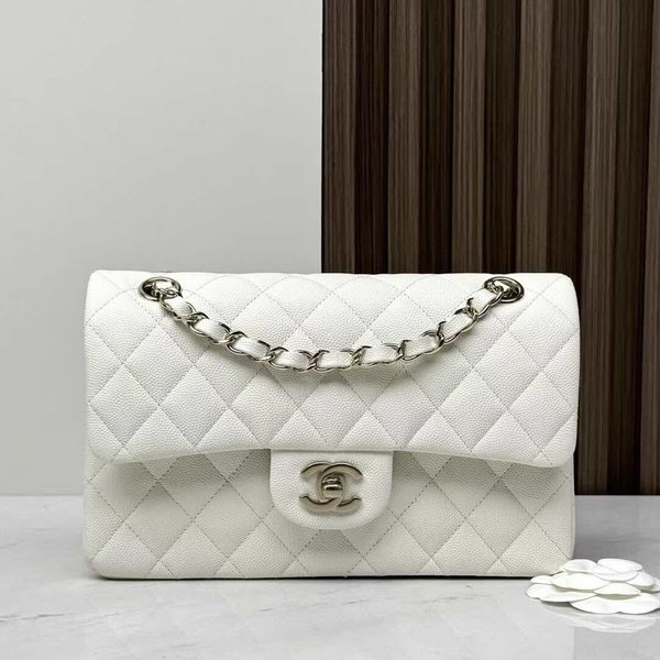 CHANEL Classic Flap Small – Pure White’ (23cm)