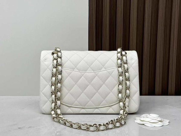 CHANEL Classic Flap Small – Pure White’ (23cm)