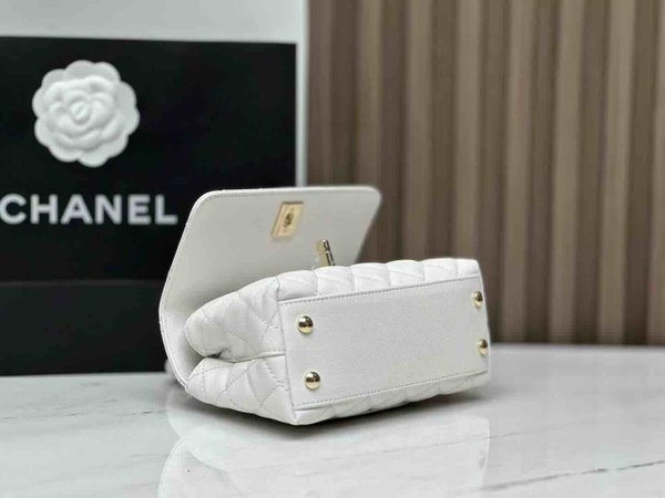 Chanel Coco Handle Mini White Caviar SHW 19cm