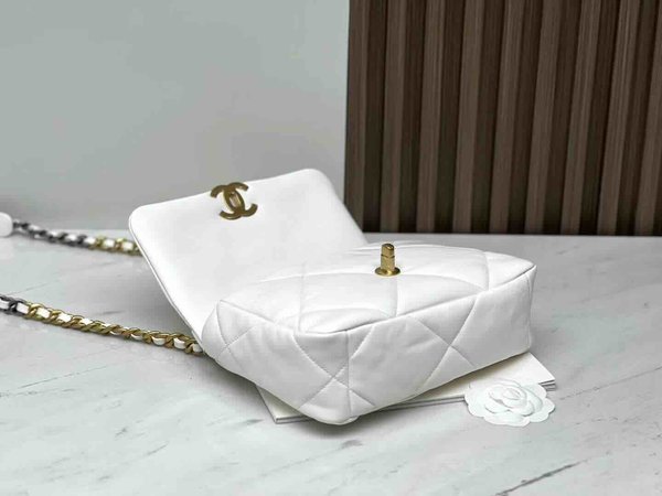 Chanel 19 Bag Cream White 26cm