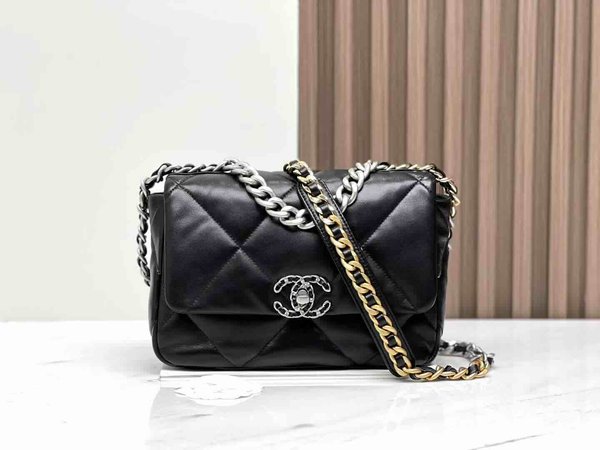 Chanel 19 Bag Small Black SHW 26cm