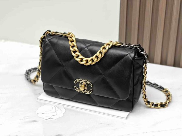 Chanel 19 Bag Small Black GHW 26cm