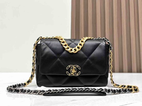 Chanel 19 Bag Small Black GHW 26cm