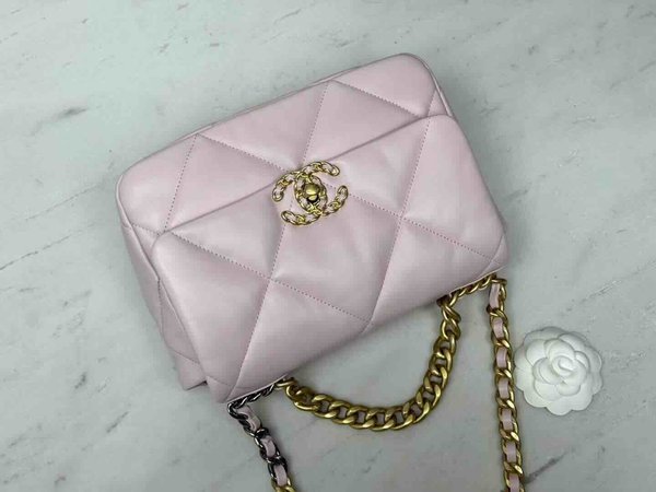 Chanel 19 Bag Small Sakura Pink 26cm