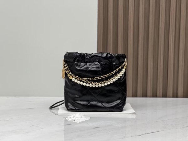 CHANEL 23S Mini 22 Bag – Pearl Black with Gold Hardware (20x19x6cm)