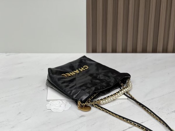 CHANEL 23S Mini 22 Bag – Pearl Black with Gold Hardware (20x19x6cm)