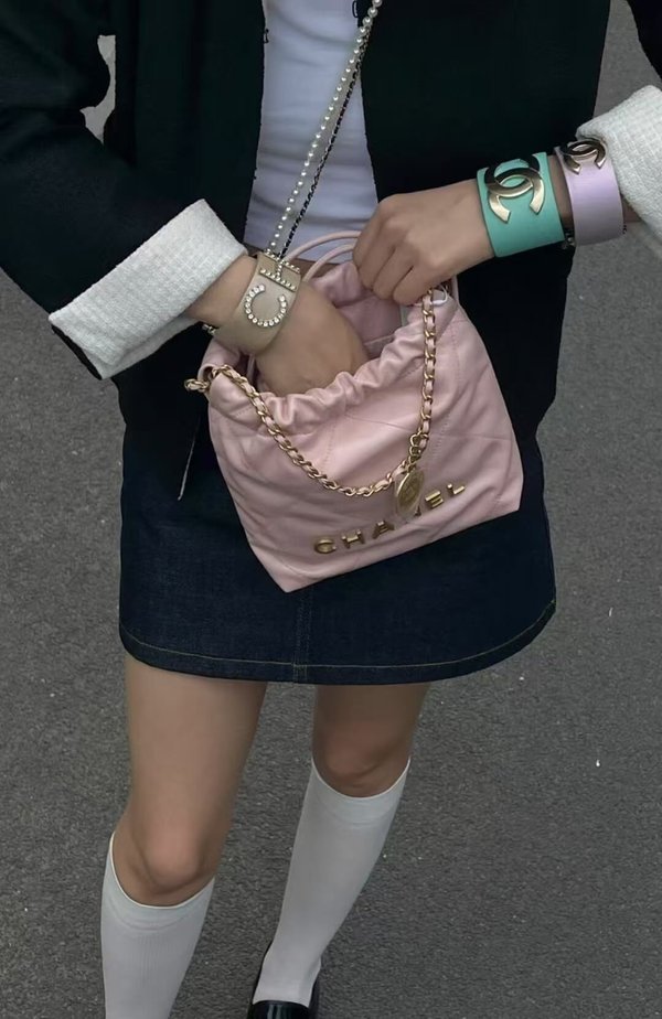 CHANEL 23S Mini 22 Bag – Baby Pink (20x19x6cm)