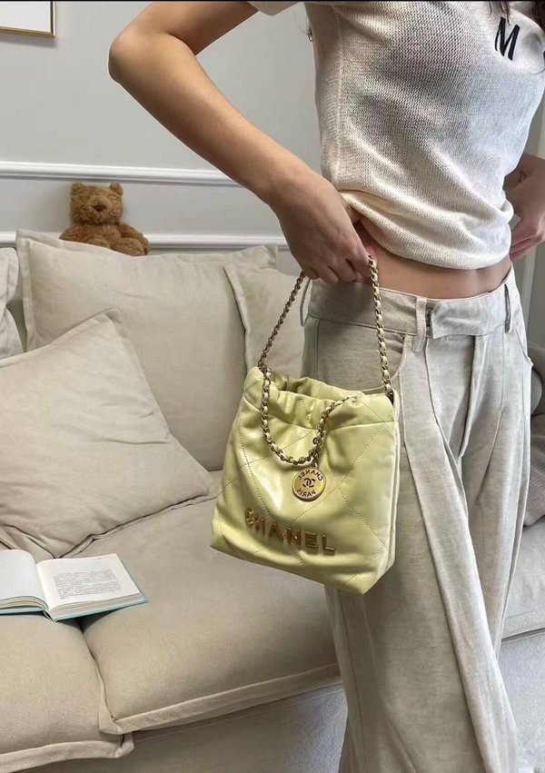 CHANEL 23S Mini 22 Bag – Chick Yellow(20x19x6cm)