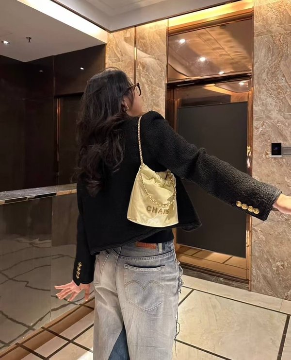 CHANEL 23S Mini 22 Bag – Chick Yellow(20x19x6cm)