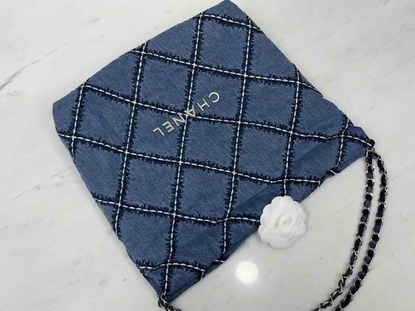 Chanel 24P Chanel 22 Washed Denim Blue 37cm