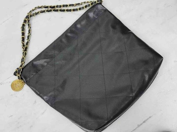 Chanel 24K Chanel 22 Caviar Black 37cm