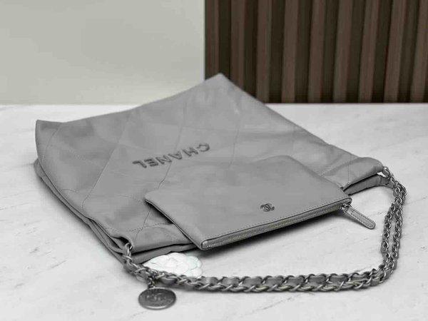 Chanel 22P Chanel 22 Light Grey 37cm