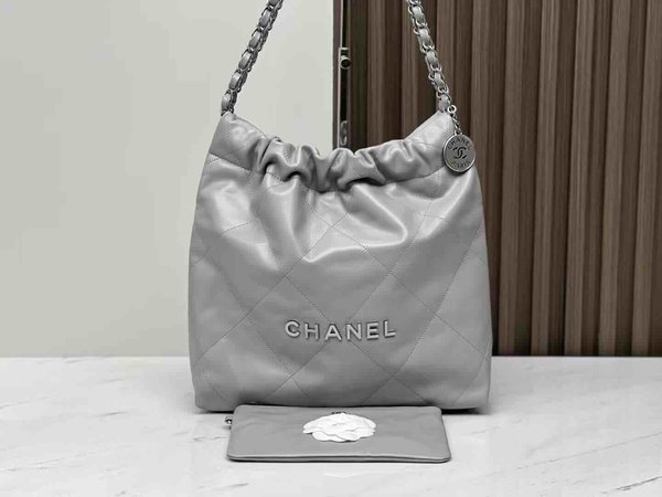 Chanel 22P Chanel 22 Light Grey 37cm