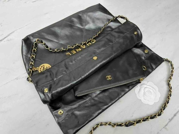 Chanel 22P Chanel 22 Metallic Grey 37cm