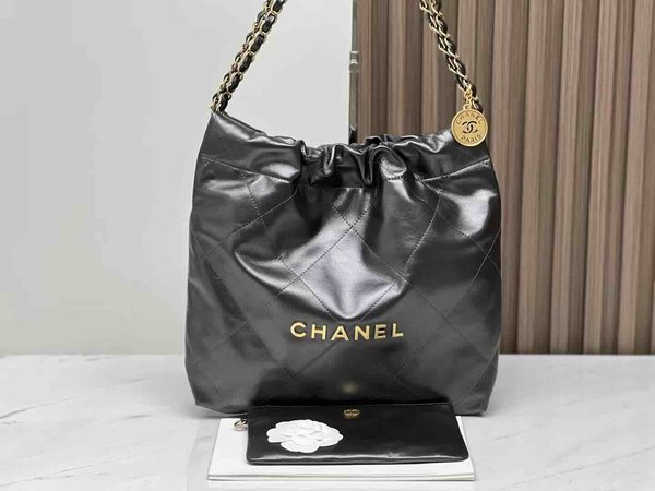 Chanel 22P Chanel 22 Metallic Grey 37cm