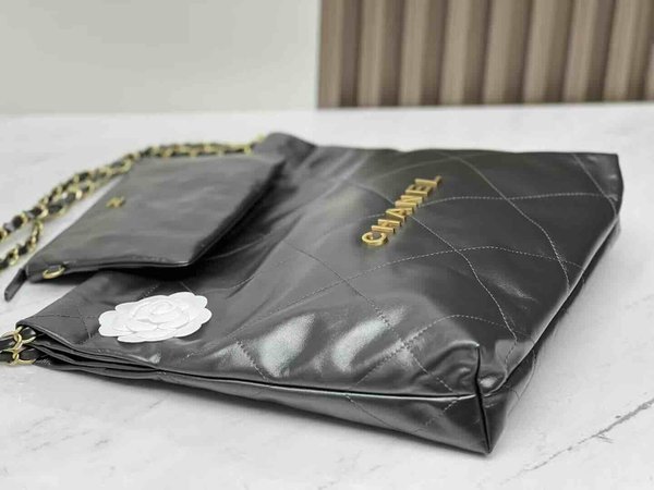 Chanel 22P Chanel 22 Metallic Grey 37cm