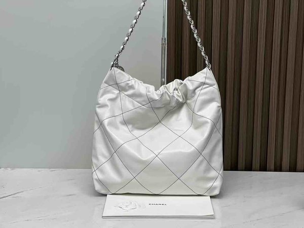 Chanel 23C Chanel 22 White Black Stitch 37cm