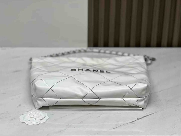Chanel 23C Chanel 22 White Black Stitch 37cm