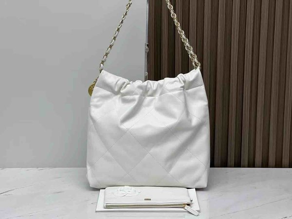 Chanel 22P Chanel 22 Shopping Tote White GHW