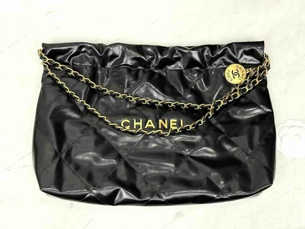 Chanel 24C Horizontal Chanel 22 Black GHW