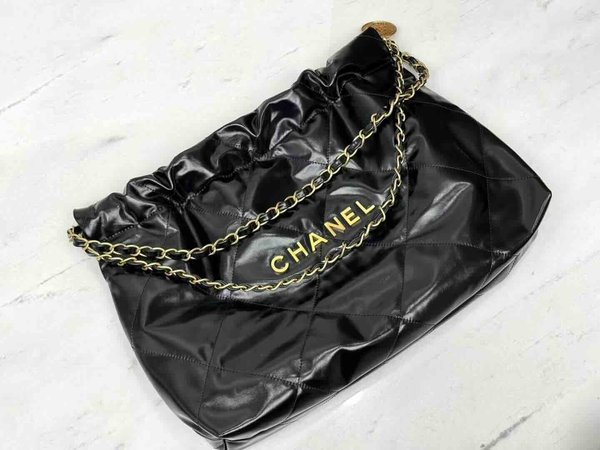 Chanel 24C Horizontal Chanel 22 Black GHW