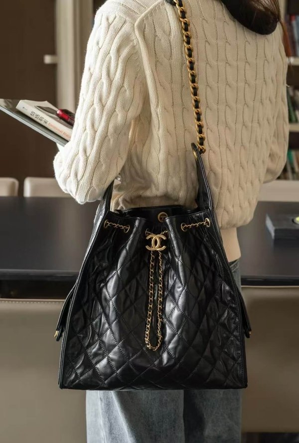 CHANEL 25C Medium Hobo Bag – Black (40x30x15cm)