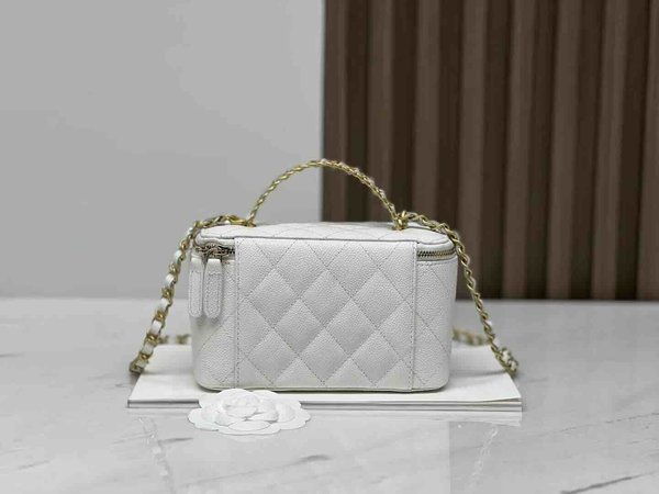 Chanel 22S Box Vanity Case – Fairy White Size: 17 × 8 × 9.5 cm