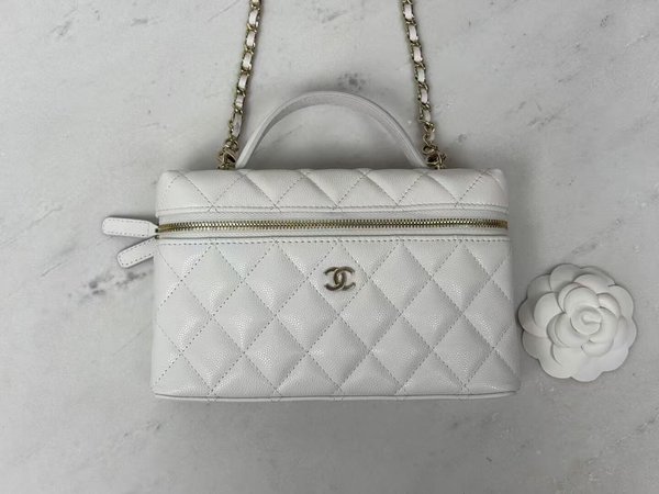 CHANEL 25P LP Box Bag – White Quilted Calfskin (19.5cm)