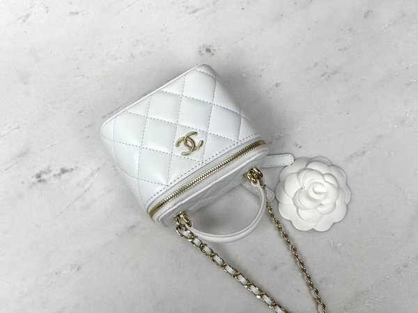 CHANEL 24P Baby White Box Bag / 12cm