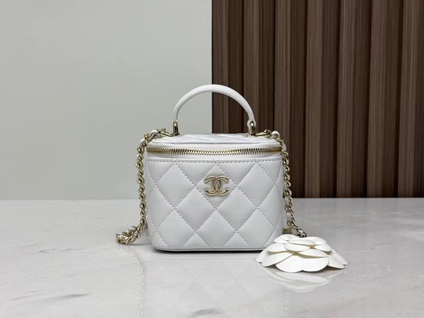 CHANEL 24P Baby White Box Bag / 12cm
