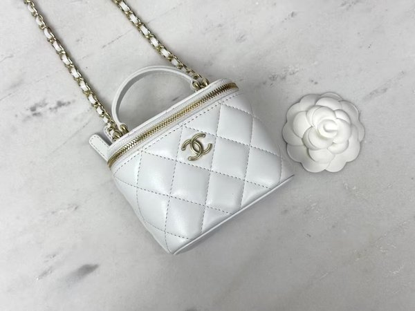CHANEL 24P Baby White Box Bag / 12cm
