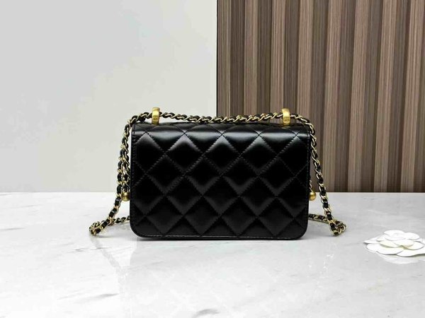 Chanel 24C Métiers d’Art Double Pearl Mini Black 19cm