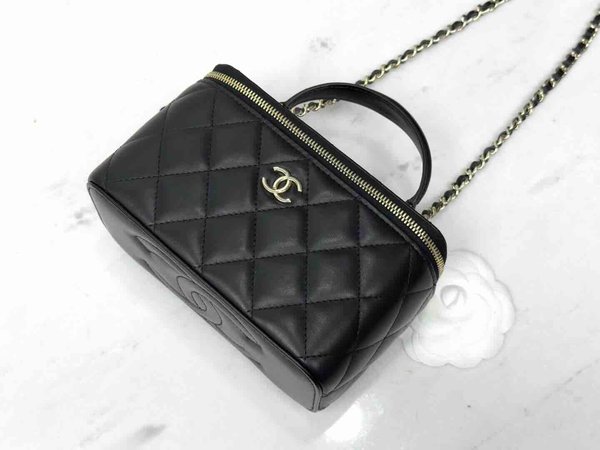 Chanel Top Handle Box Bag 17cm – Black (24A)