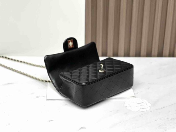 Chanel Classic Flap Mini Handle 20cm – Black / Lambskin