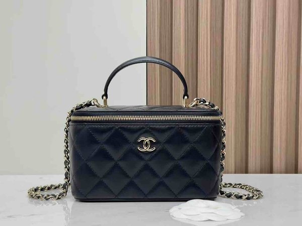 Chanel 23A Handle Flap Box – Black Size: 17 cm