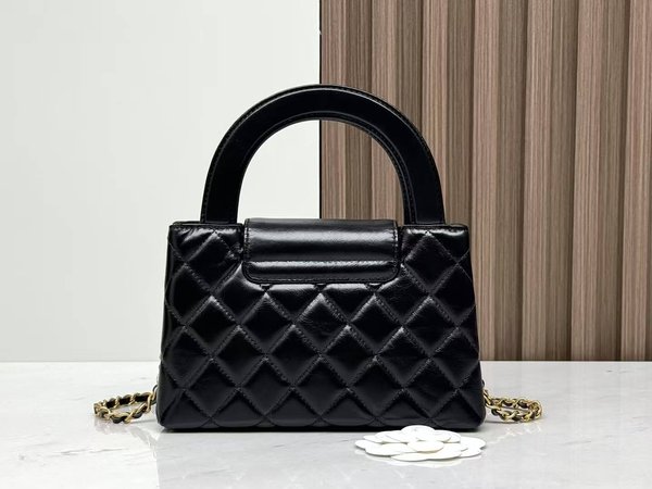CHANEL 24P Kelly Bag – Black Oil-Waxed Leather (19cm)