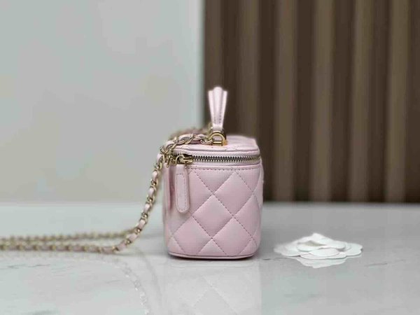 Chanel 22P Handle Mini Flap Box – Sakura Pink Size: 17 cm
