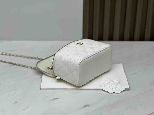 Chanel 22C Caviar Long Flap Box – Fairy White