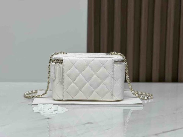 Chanel 22C Caviar Long Flap Box – Fairy White