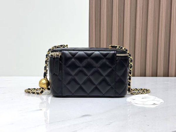 CHANEL Black Cosmetic Pouch with Gold Ball Slider (17cm)