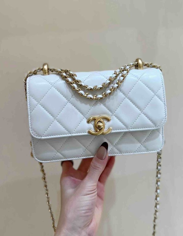 Chanel 24C Double Pearl Flap Bag Small 19cm / Large 22cm