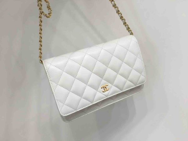 Chanel Classic Button Wallet on Chain (WOC) in Lambskin x Gold Hardware – 12.3 × 19.2 × 3.5 cm