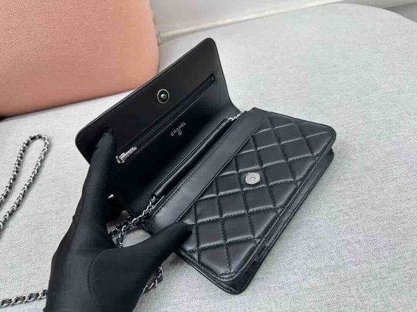 Chanel Classic Button Wallet on Chain (WOC) in Caviar Leather x Gold Hardware – 12.3 × 19.2 × 3.5 cm