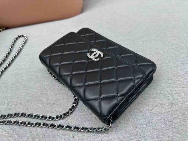 Chanel Classic Button Wallet on Chain (WOC) in Caviar Leather x Gold Hardware – 12.3 × 19.2 × 3.5 cm